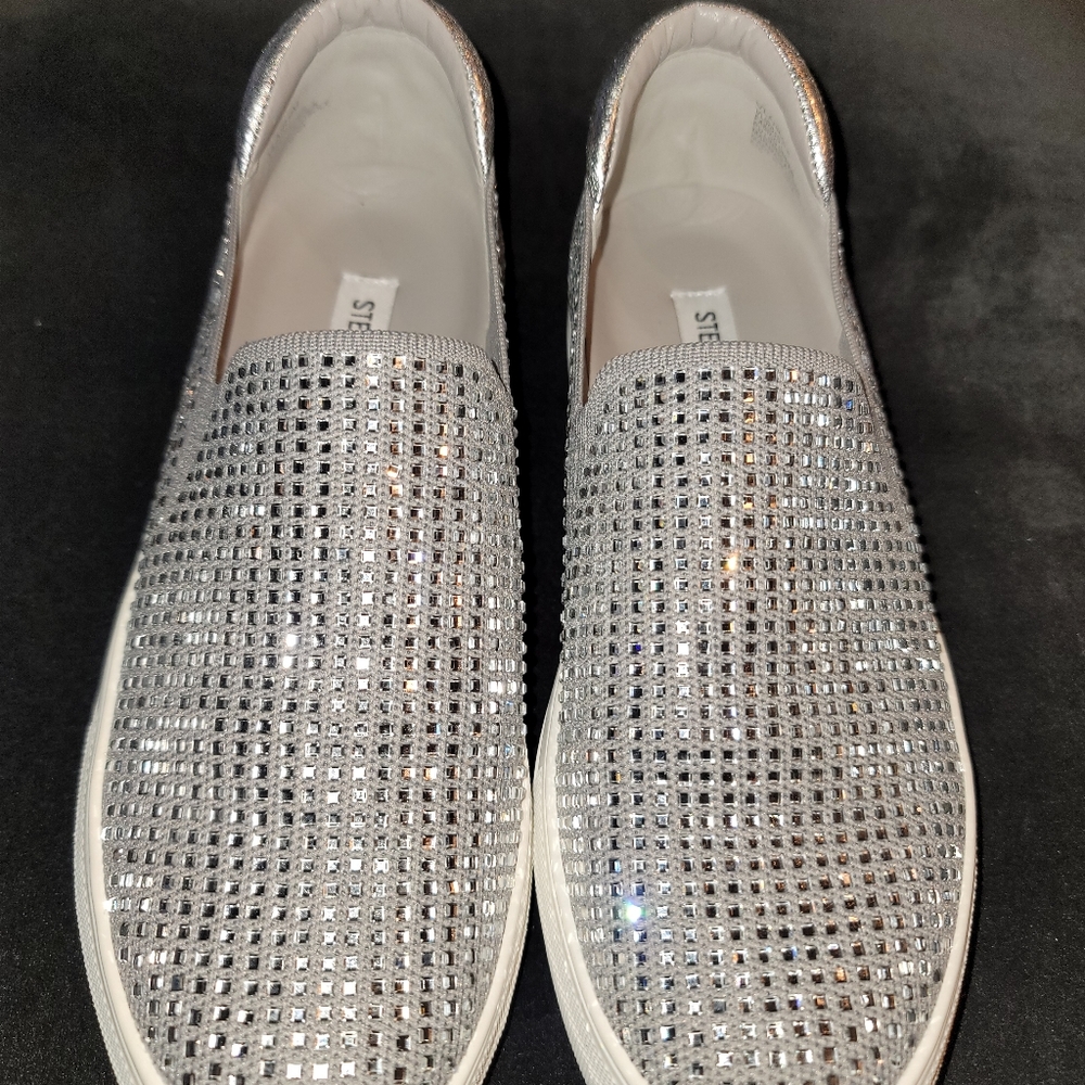 STEVE MADDEN SNEAKERS